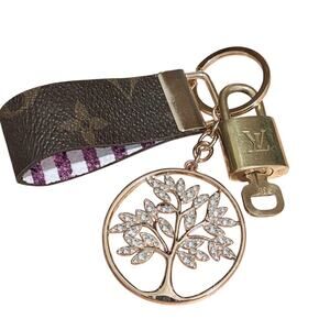 Louis Vuitton Lock & Key #317 w/Handmade LV Canvas Loop & Tree Charm Keychain